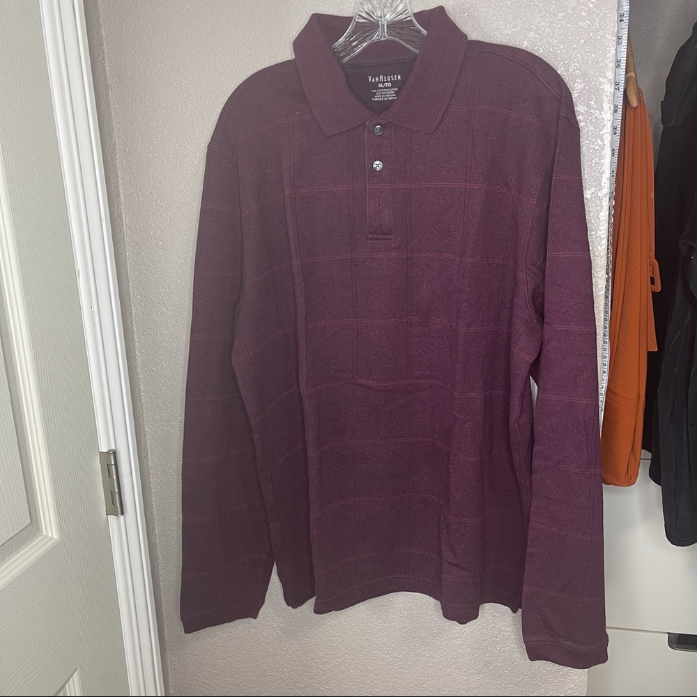 Men’s Van Heusen Long Sleeve
Burgundy Shirt  XL